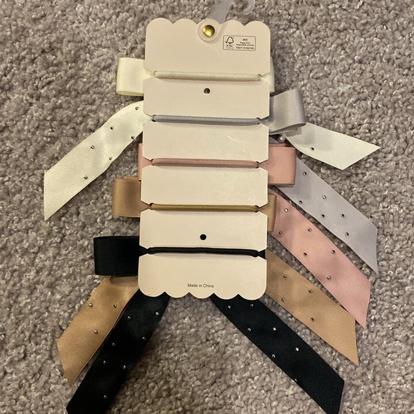 Sunday State Pearl Bow Hair Ties - Set of 5 - Picture 3 of 3